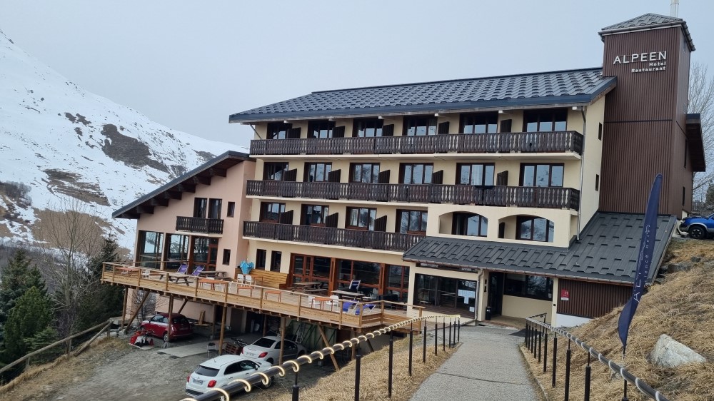 ALPEEN hotel in Les Menuires.